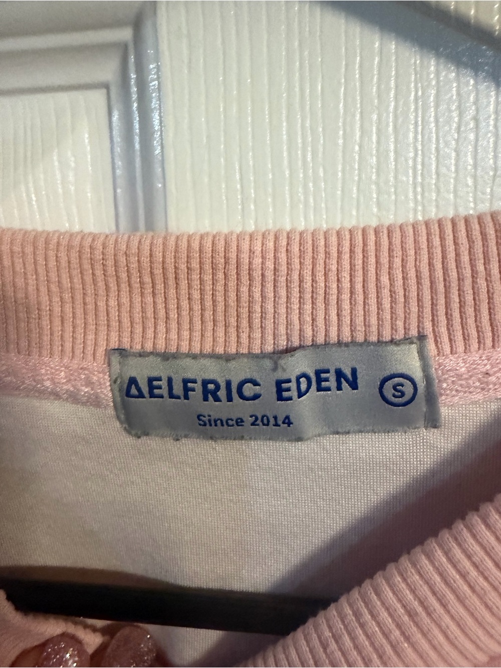 Aelfric Eden Pink Crewneck with Red Line Art Graphic - Picture 3 of 3